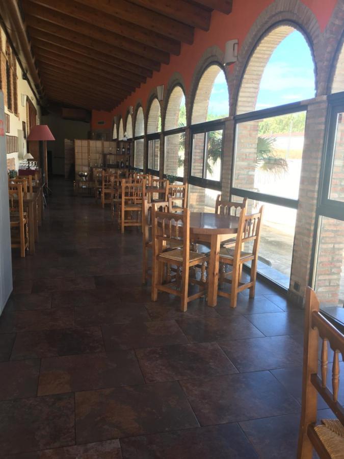 Hotel La Bodega Ла-Альмунья-де-Донья-Година Экстерьер фото