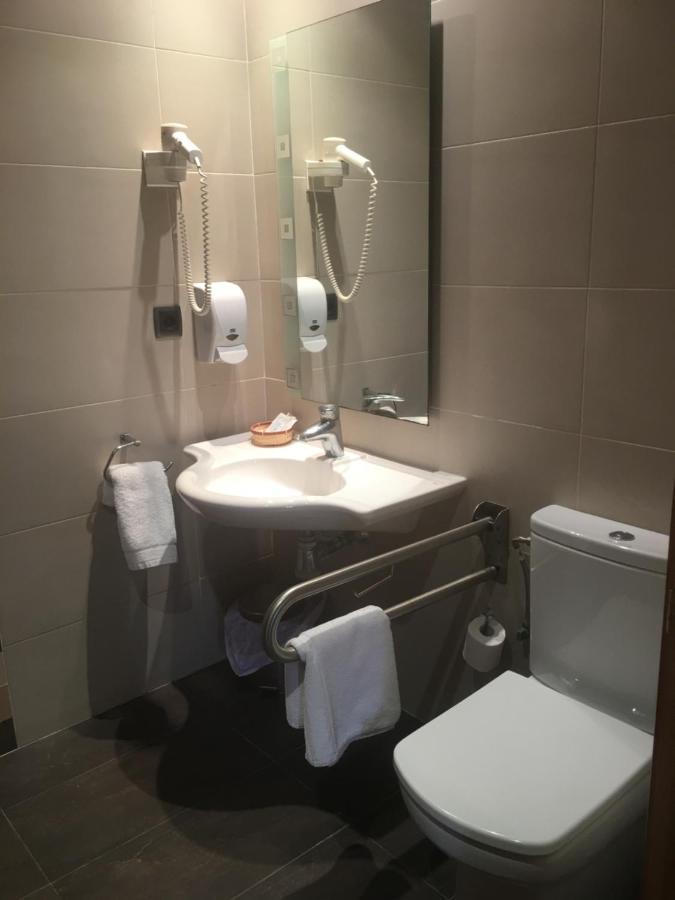 Hotel La Bodega Ла-Альмунья-де-Донья-Година Экстерьер фото
