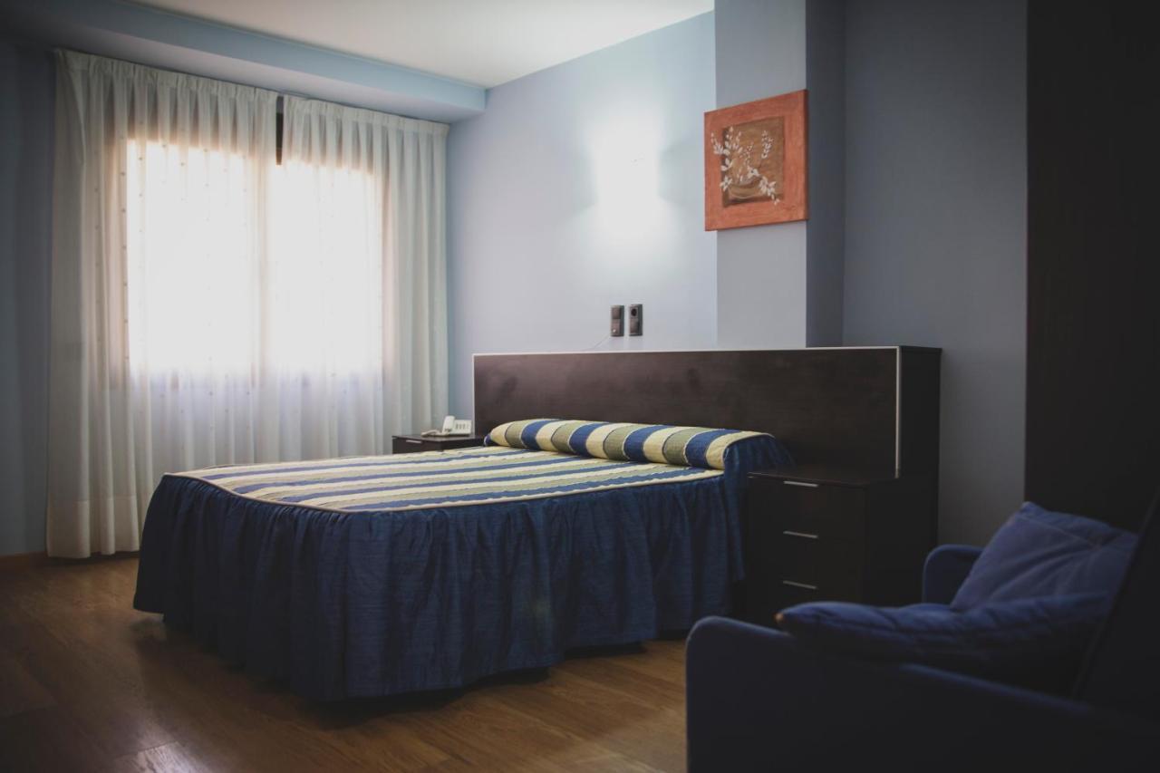 Hotel La Bodega Ла-Альмунья-де-Донья-Година Экстерьер фото