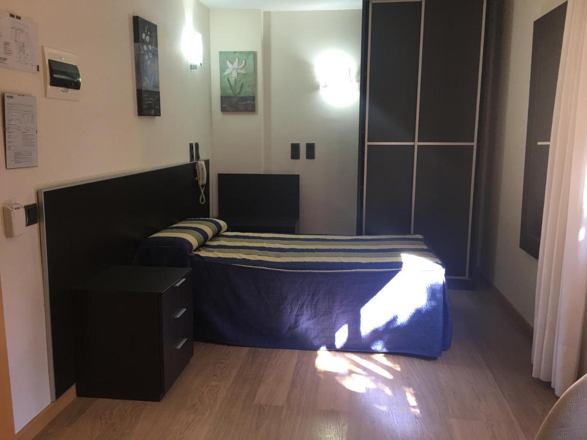 Hotel La Bodega Ла-Альмунья-де-Донья-Година Экстерьер фото