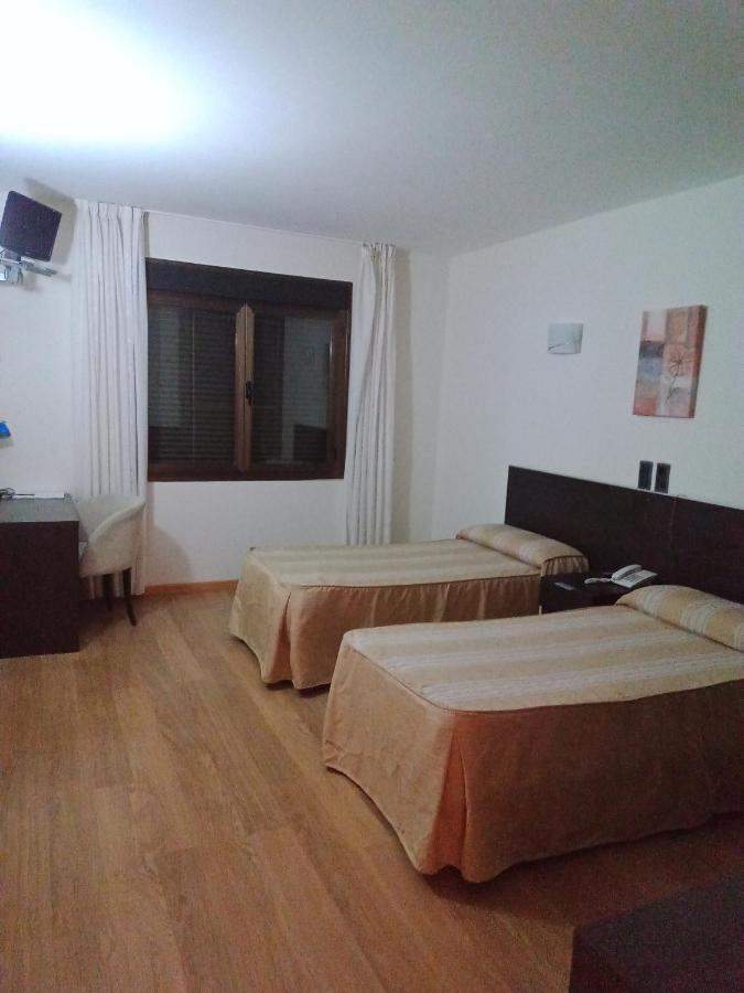Hotel La Bodega Ла-Альмунья-де-Донья-Година Экстерьер фото