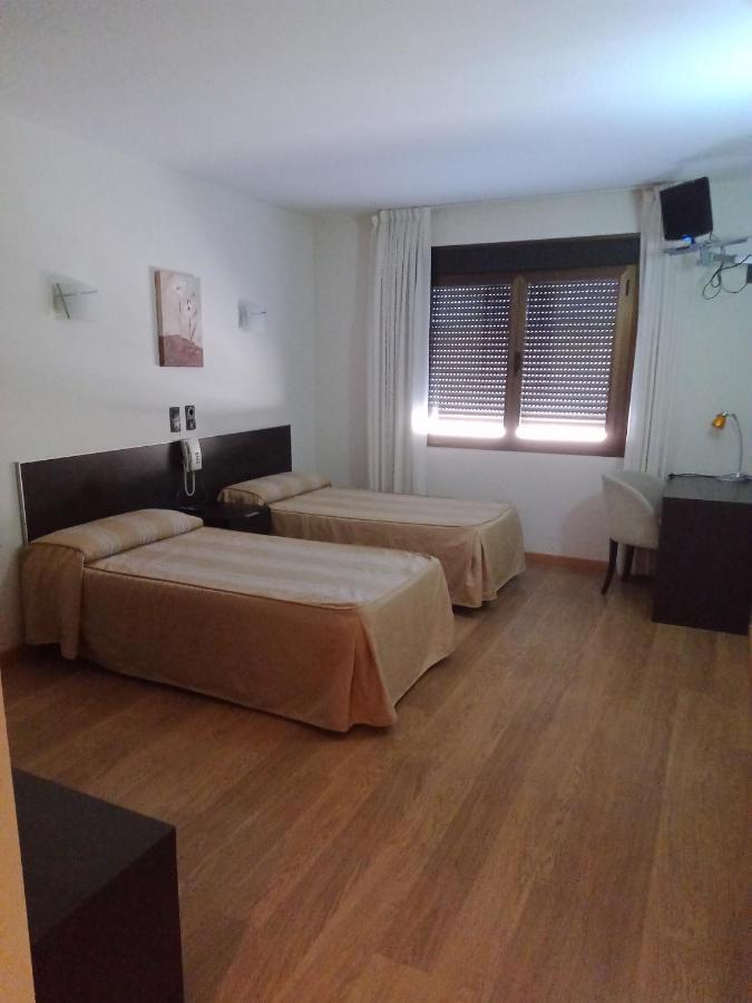 Hotel La Bodega Ла-Альмунья-де-Донья-Година Экстерьер фото
