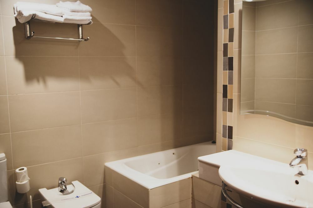 Hotel La Bodega Ла-Альмунья-де-Донья-Година Экстерьер фото